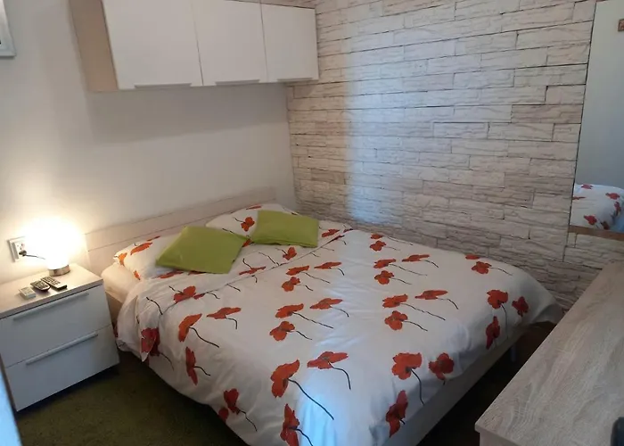 Apartment With Parking Spaces - 19253 Sibenik